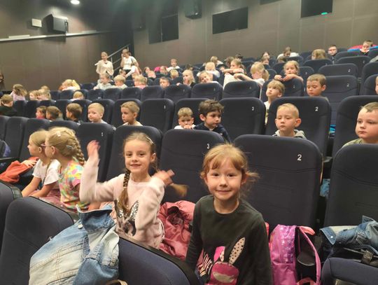 Wyjazd przedszkolaków na spektakl "Feliks mądra mrówka"