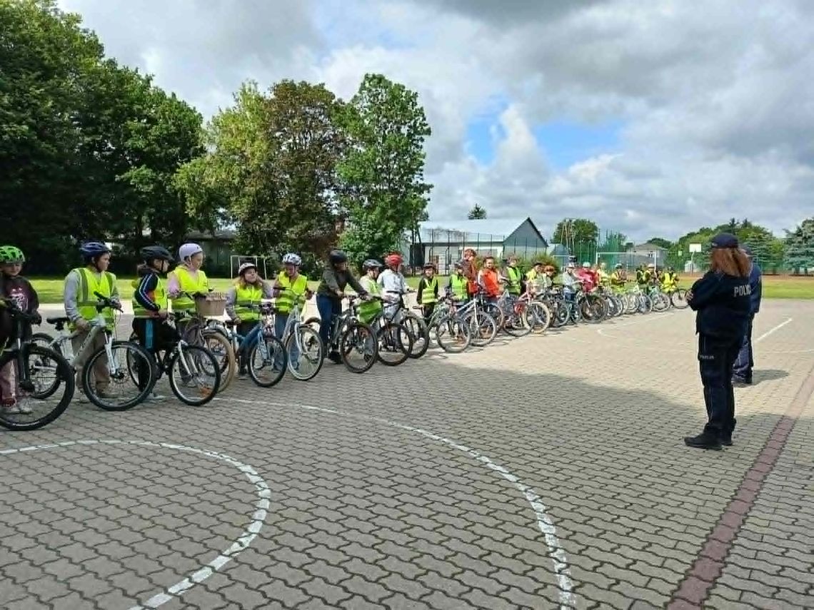 Egzamin praktyczny na kartę rowerową klas czwartych Egzamin praktyczny na kartę rowerową klas czwartych