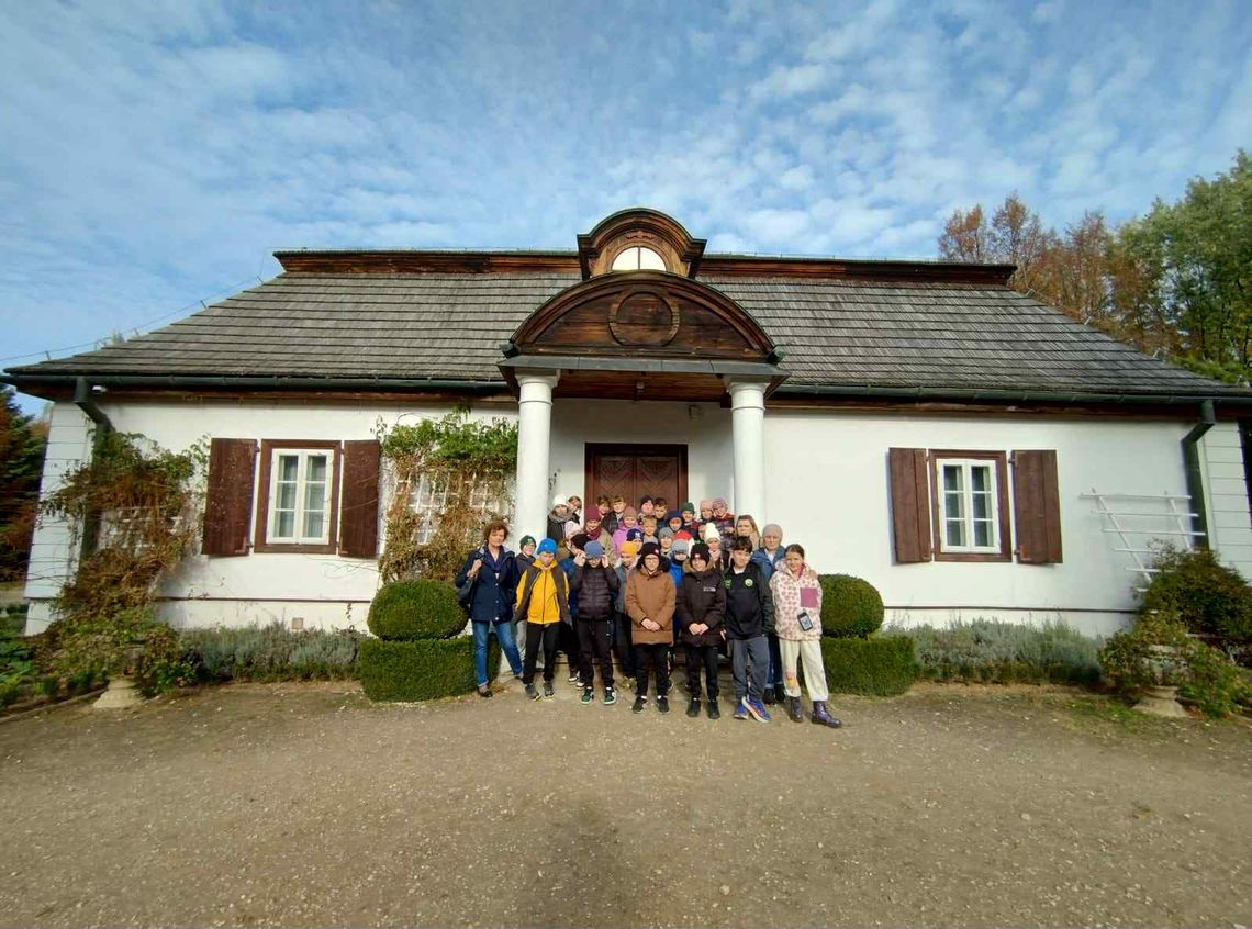 Wycieczka do Lublina klas trzecich - życie na wsi w XX wieku Wycieczka do Lublina klas trzecich - życie na wsi w XX wieku