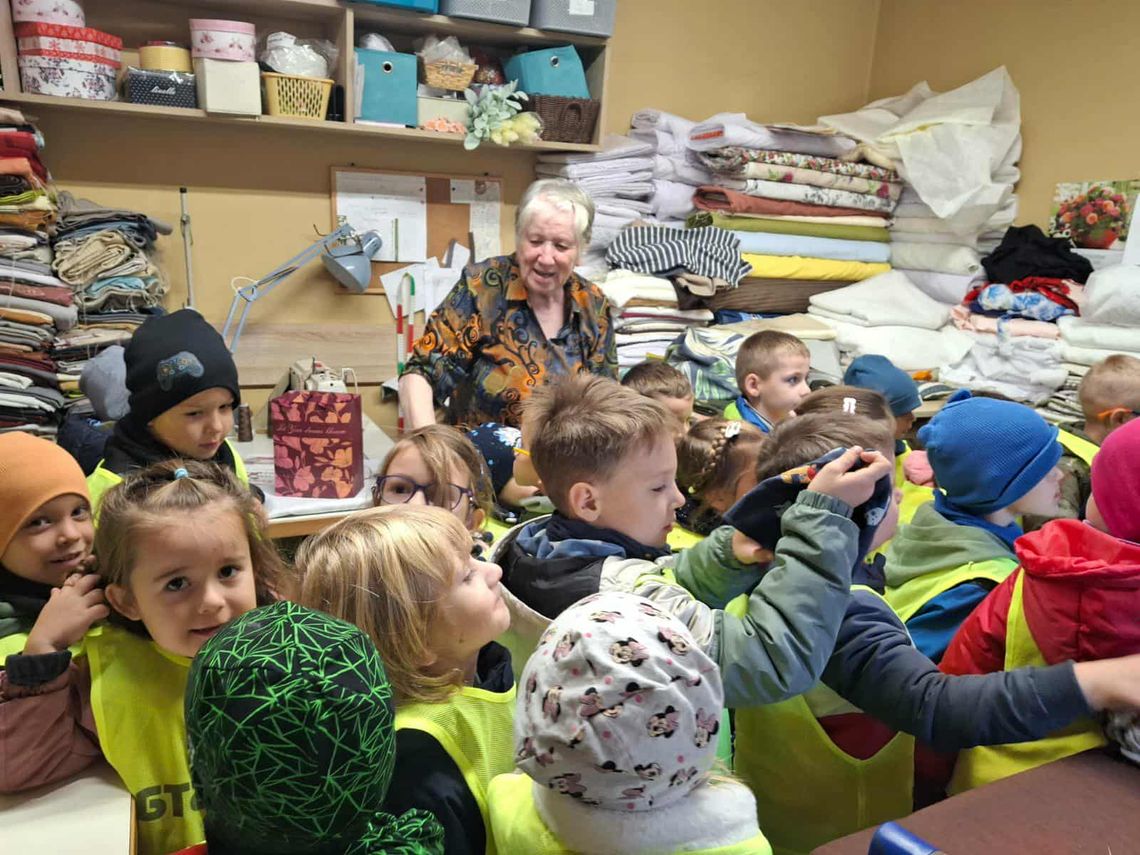 Wyjście 5 - latków do krawcowej Wyjście 5 - latków do krawcowej