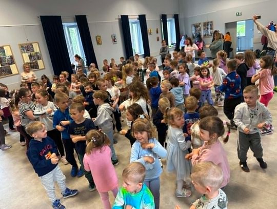 Przedszkolaki w Gminnej Bibliotece Publicznej