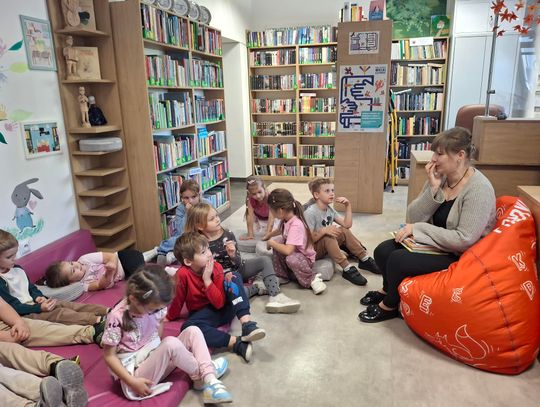 Wizyta w Gminnej Bibliotece Publicznej  6-latków B