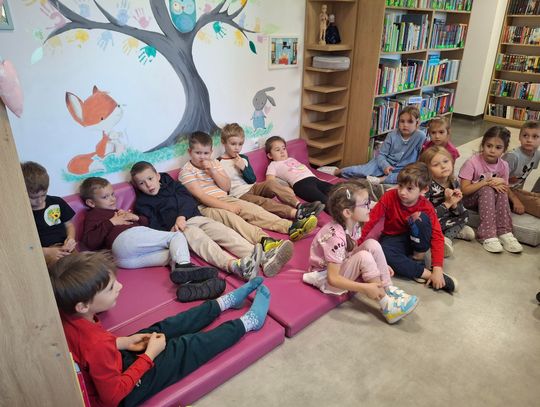 Wizyta w Gminnej Bibliotece Publicznej  6-latków B