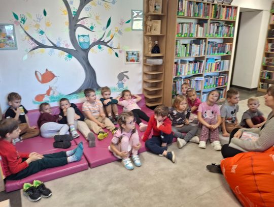Wizyta w Gminnej Bibliotece Publicznej  6-latków B