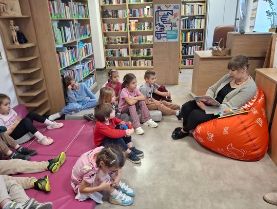 Wizyta w Gminnej Bibliotece Publicznej  6-latków B
