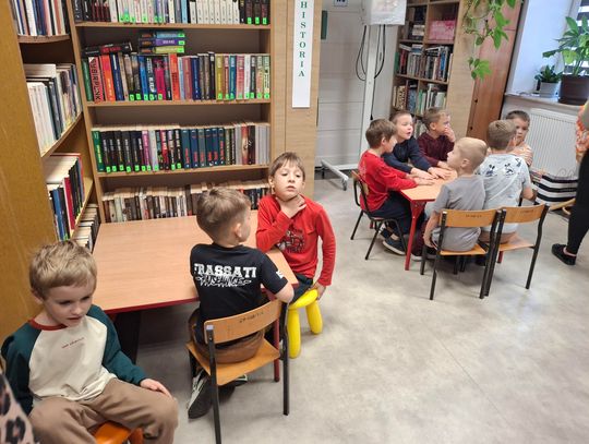 Wizyta w Gminnej Bibliotece Publicznej  6-latków B