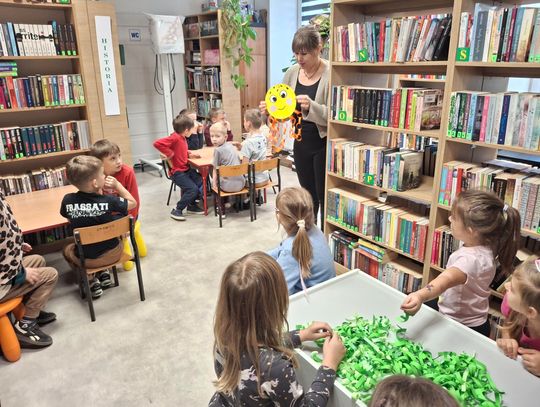 Wizyta w Gminnej Bibliotece Publicznej  6-latków B