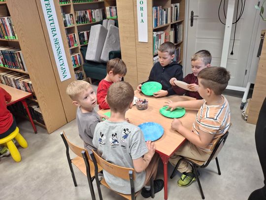 Wizyta w Gminnej Bibliotece Publicznej  6-latków B