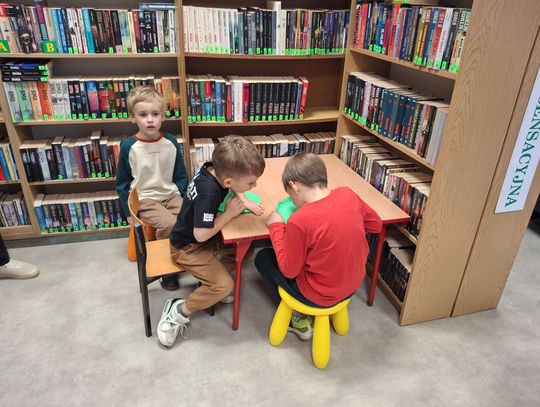 Wizyta w Gminnej Bibliotece Publicznej  6-latków B