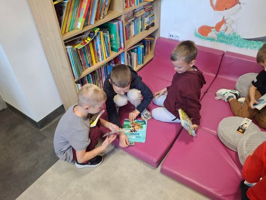 Wizyta w Gminnej Bibliotece Publicznej  6-latków B