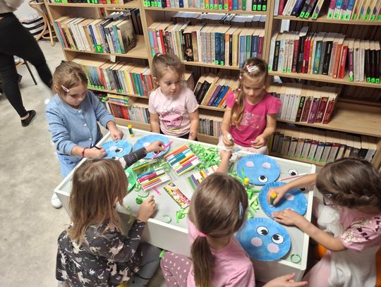 Wizyta w Gminnej Bibliotece Publicznej  6-latków B